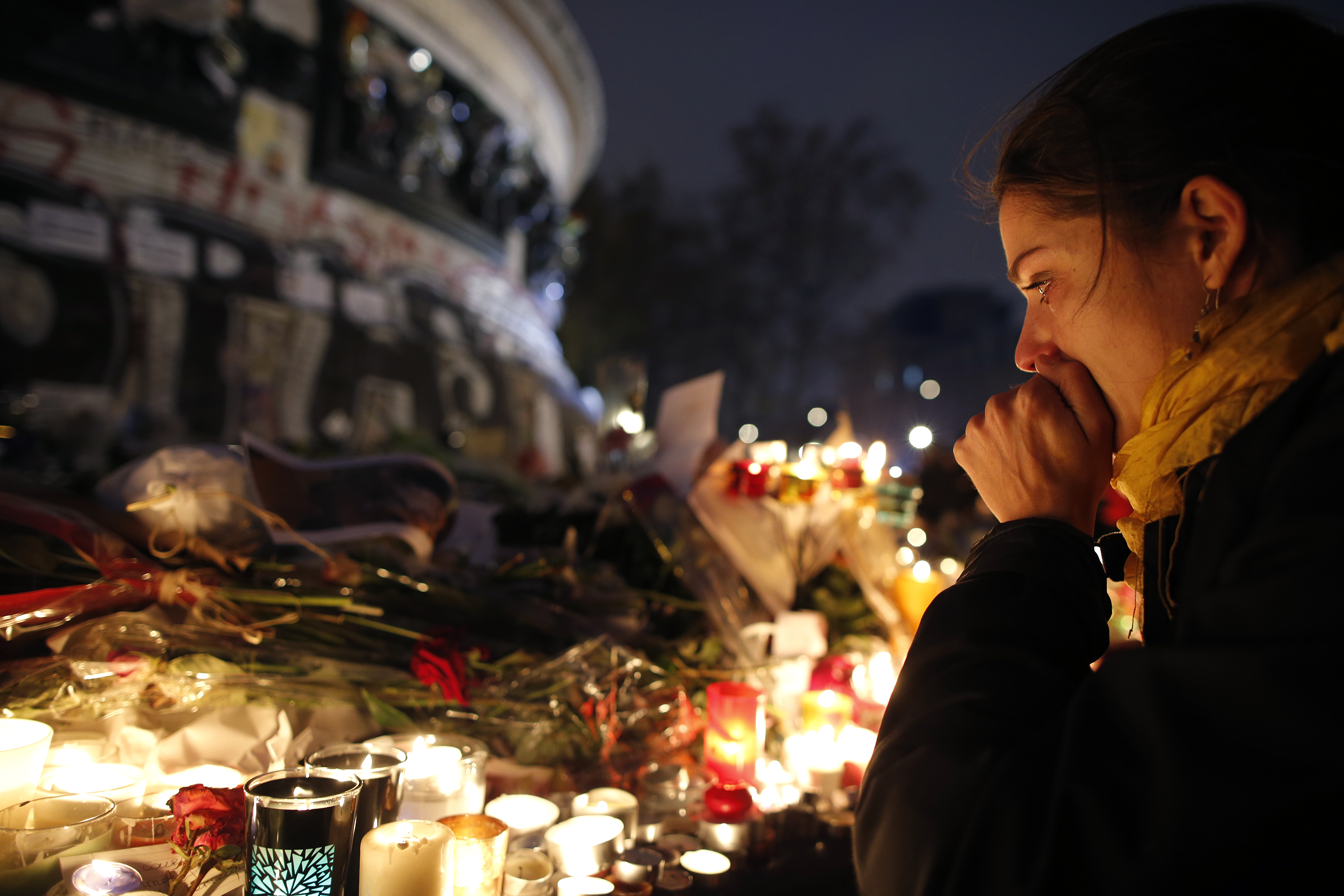 Paris mourns